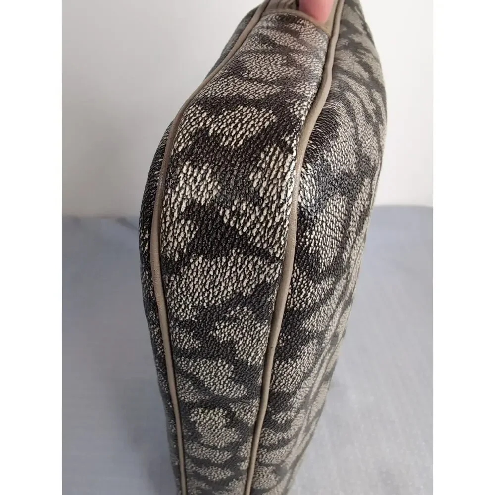 YVES SAINT LAURENT Large Clutch Style Giraffe Pattern